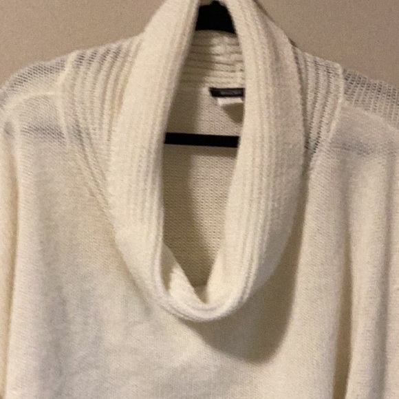 Majora Ivory Poncho - Picture 3 of 7